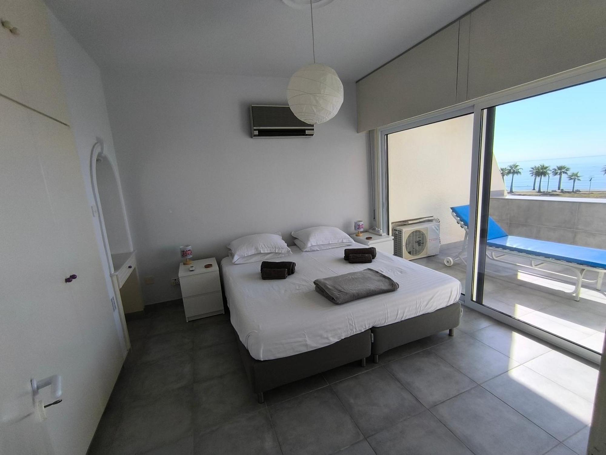 Julie'S Beach House Voroklini Exterior photo