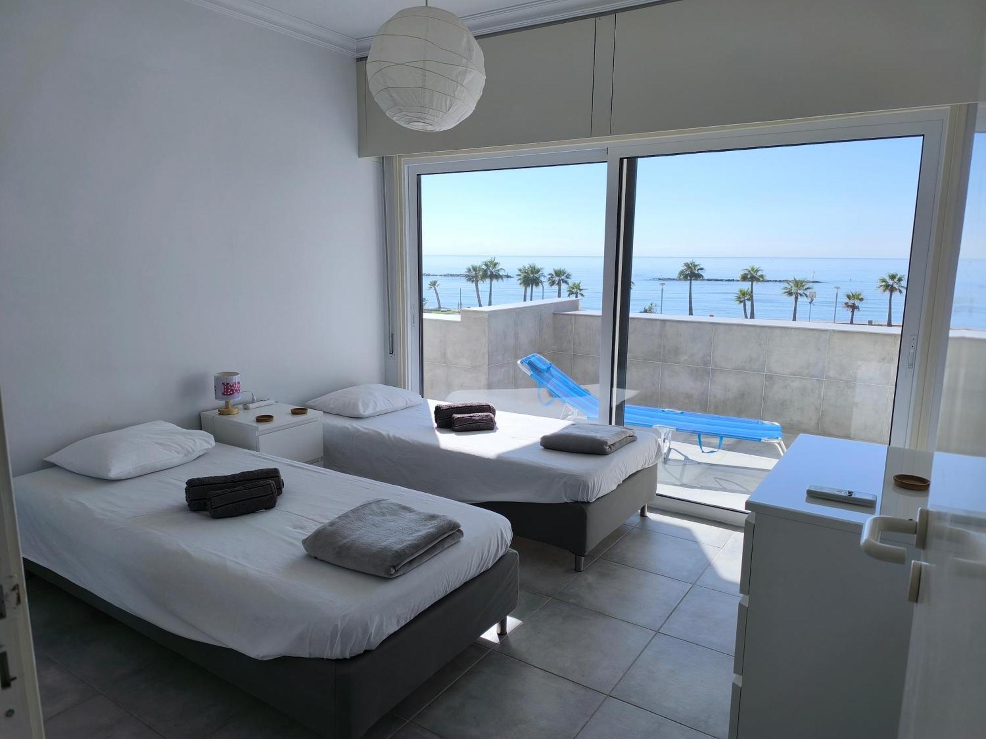 Julie'S Beach House Voroklini Exterior photo