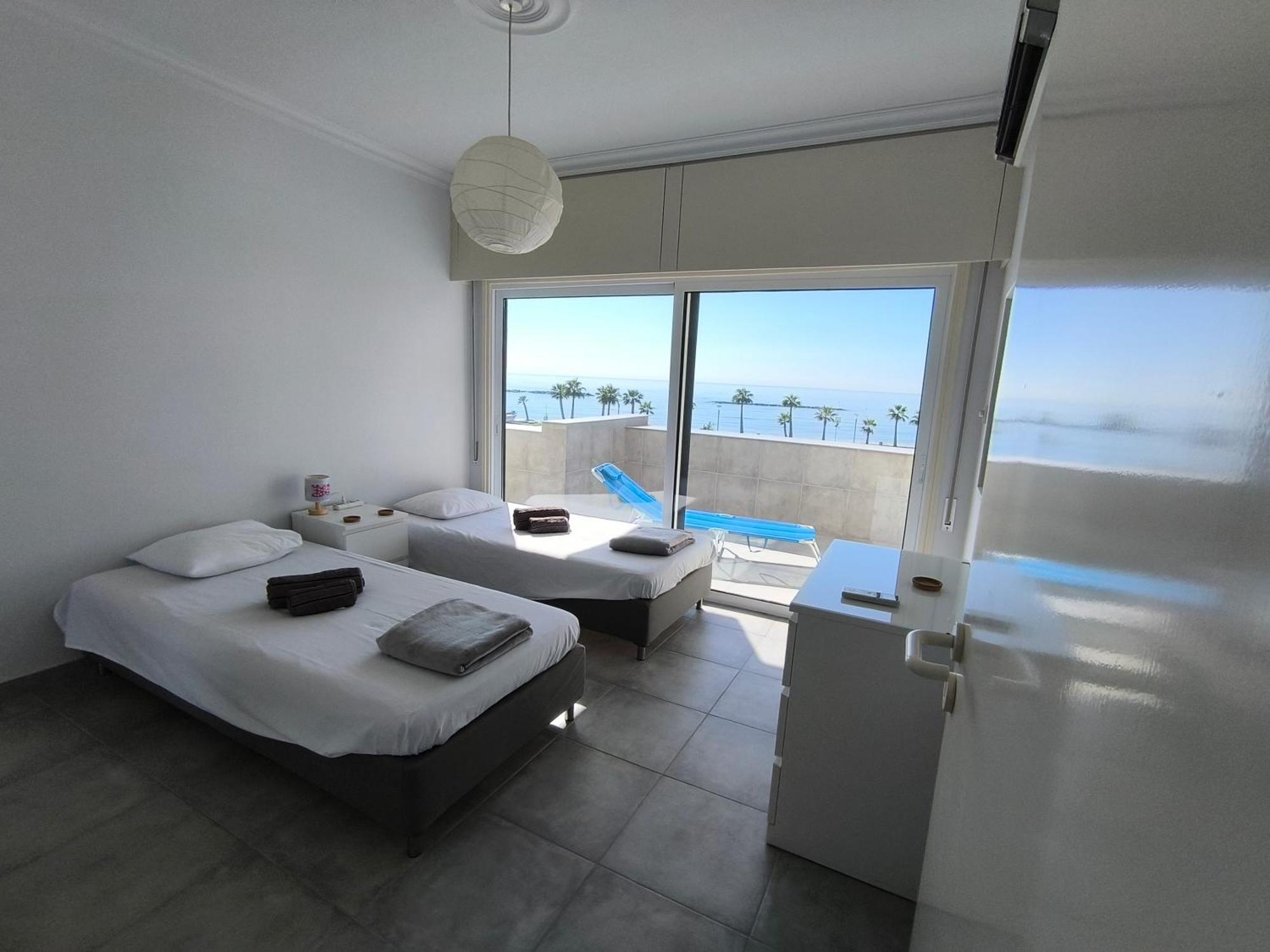 Julie'S Beach House Voroklini Exterior photo